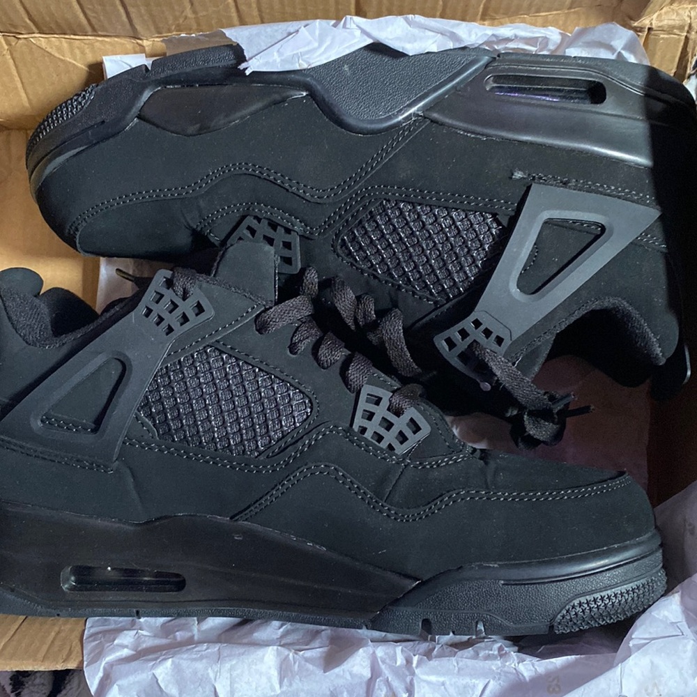 Size 8 men 9.5 woman black cats